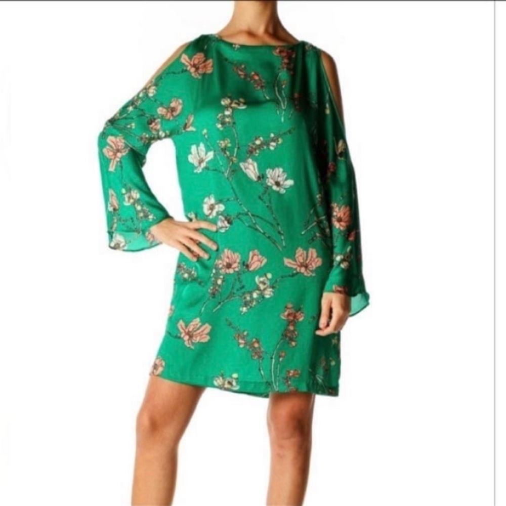 😊 Zara open sleeves floral dress